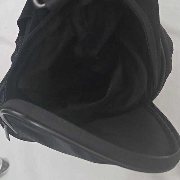 Hugo Boss Black Duffel Bag w/ Shoulder Strap - Picture 5 of 13